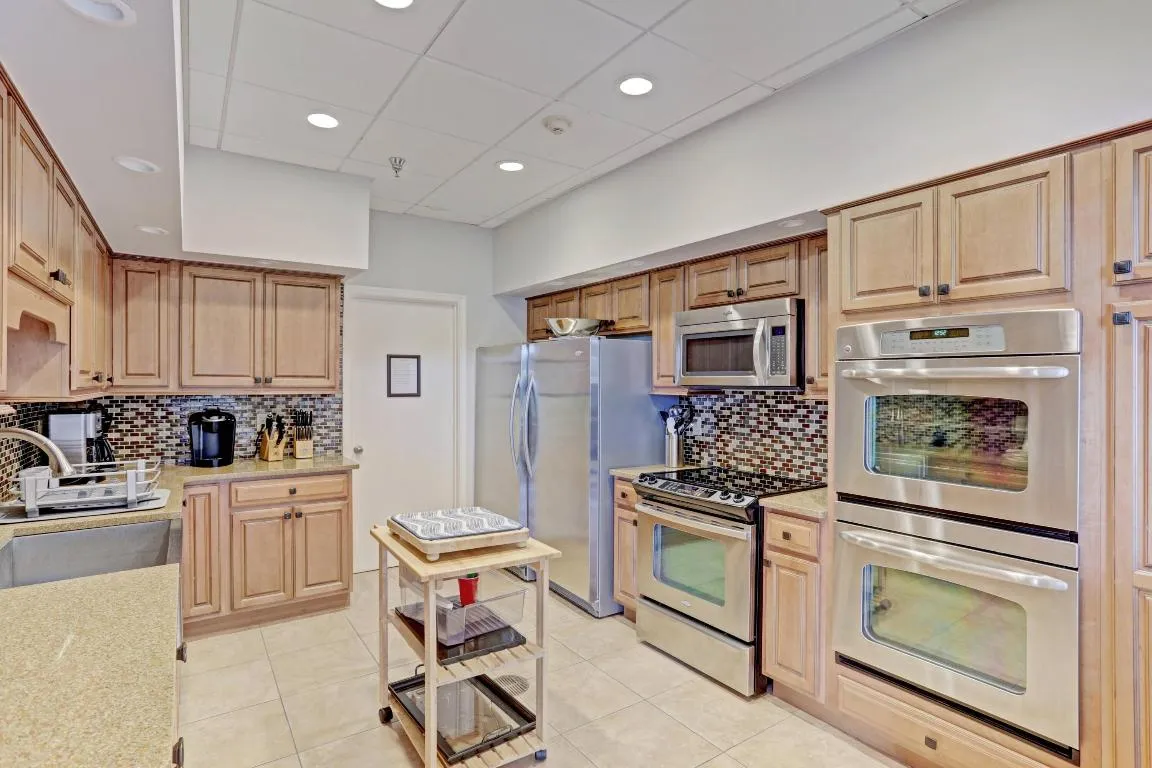 Club Kitchen