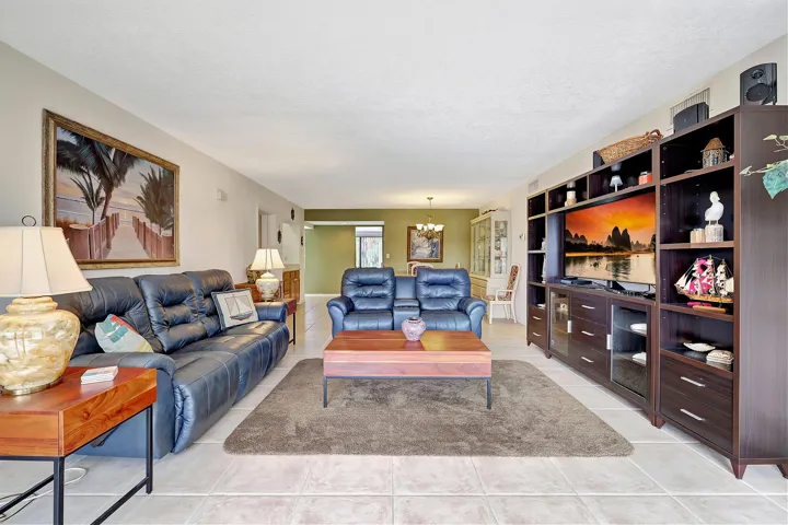 LIVING ROOM,