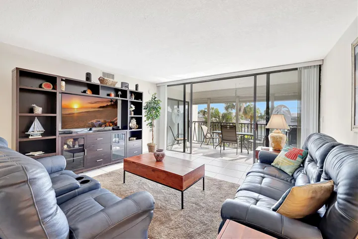 LIVING ROOM....