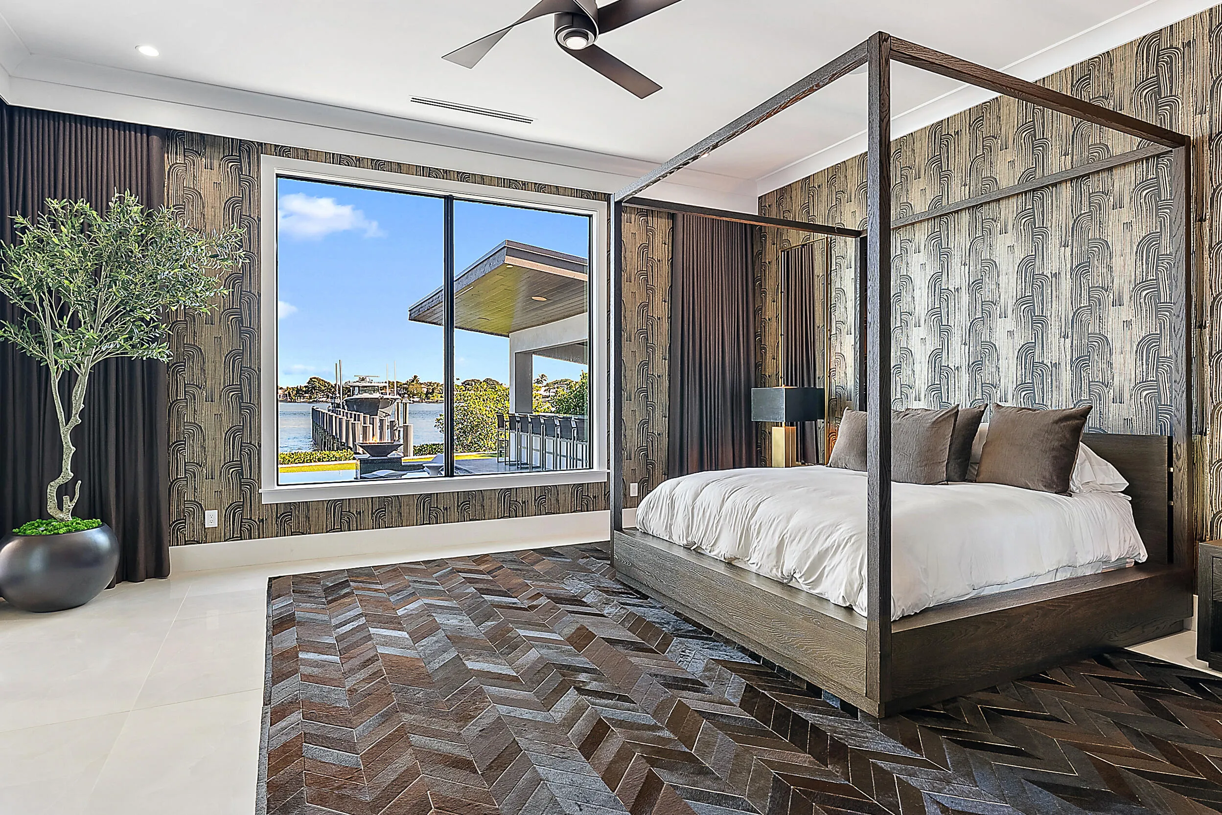 Guest Bedroom/Main Floor