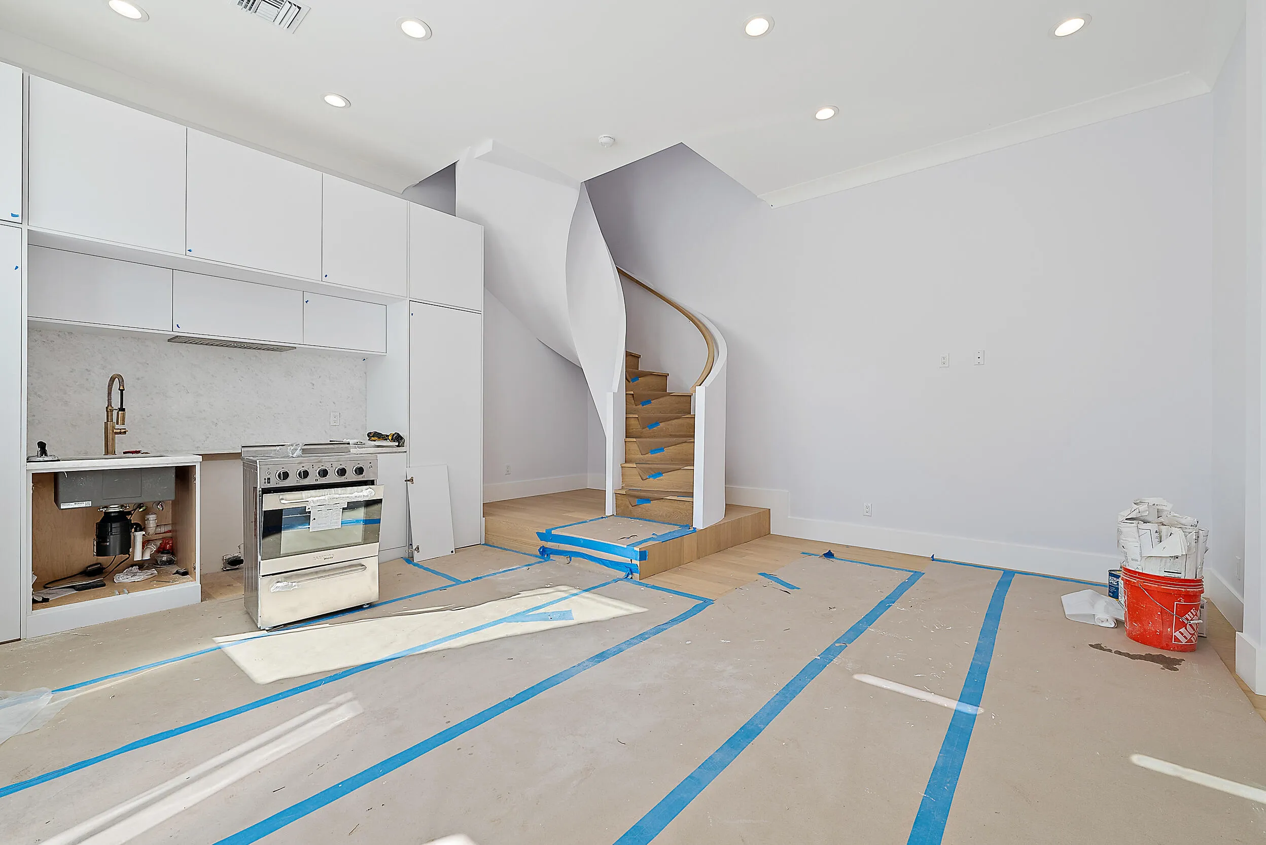 Guest House/family room/Kitchen