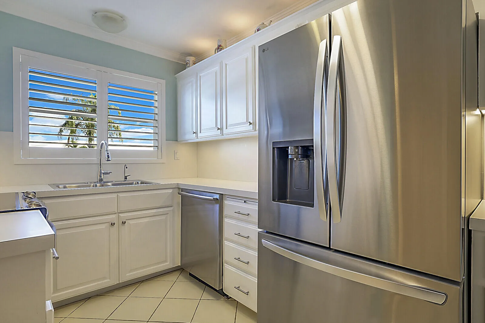 15_700_NE_Harbour_Terrace_Apt_231_15_mls