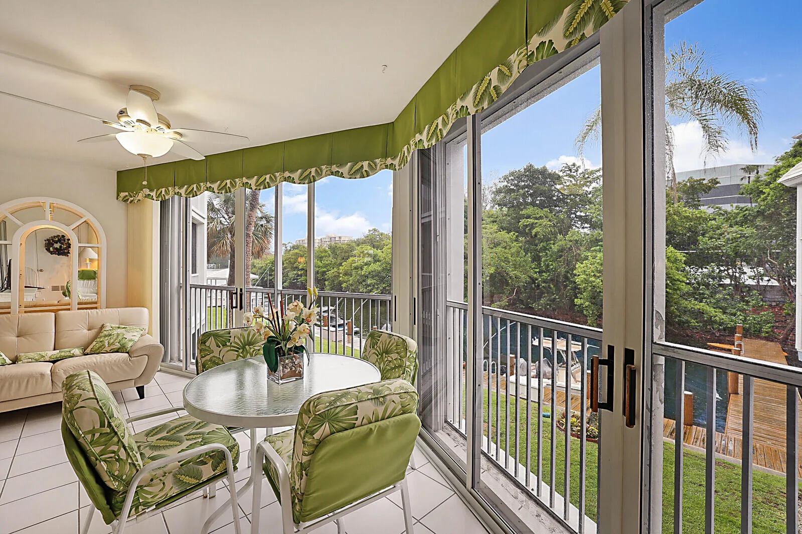 08_700_NE_Harbour_Terrace_Unit_2318_mls