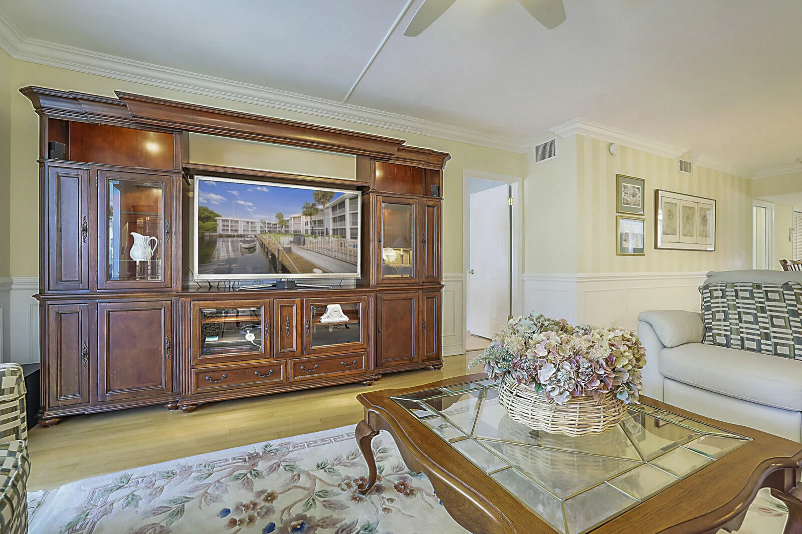 09_700_NE_Harbour_Terrace_Apt_231_9_mls