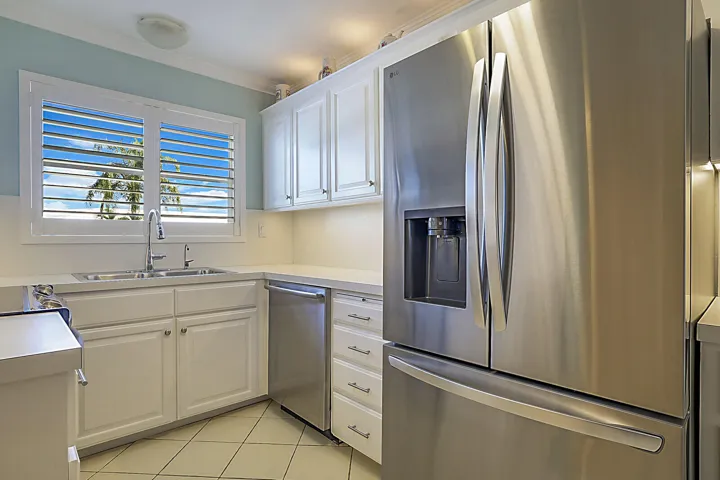 15_700_NE_Harbour_Terrace_Apt_231_15_mls