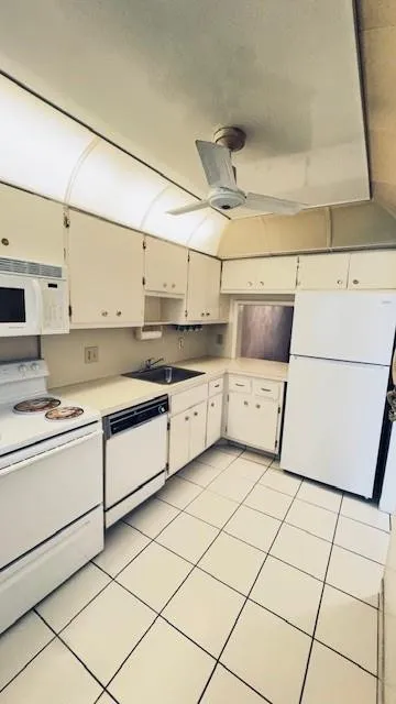 Eat-in kitchen