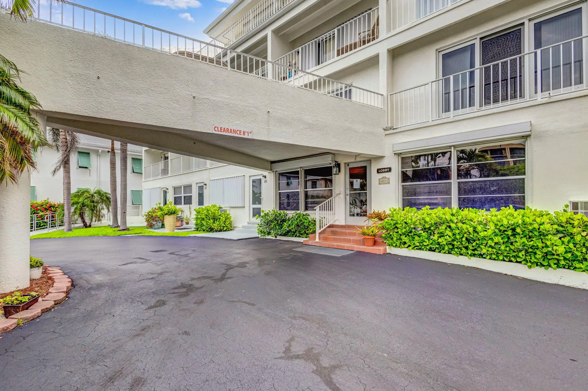 Exterior Photo #3