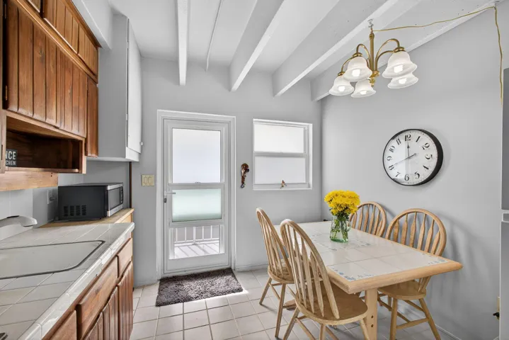 Kitchen Photo #1