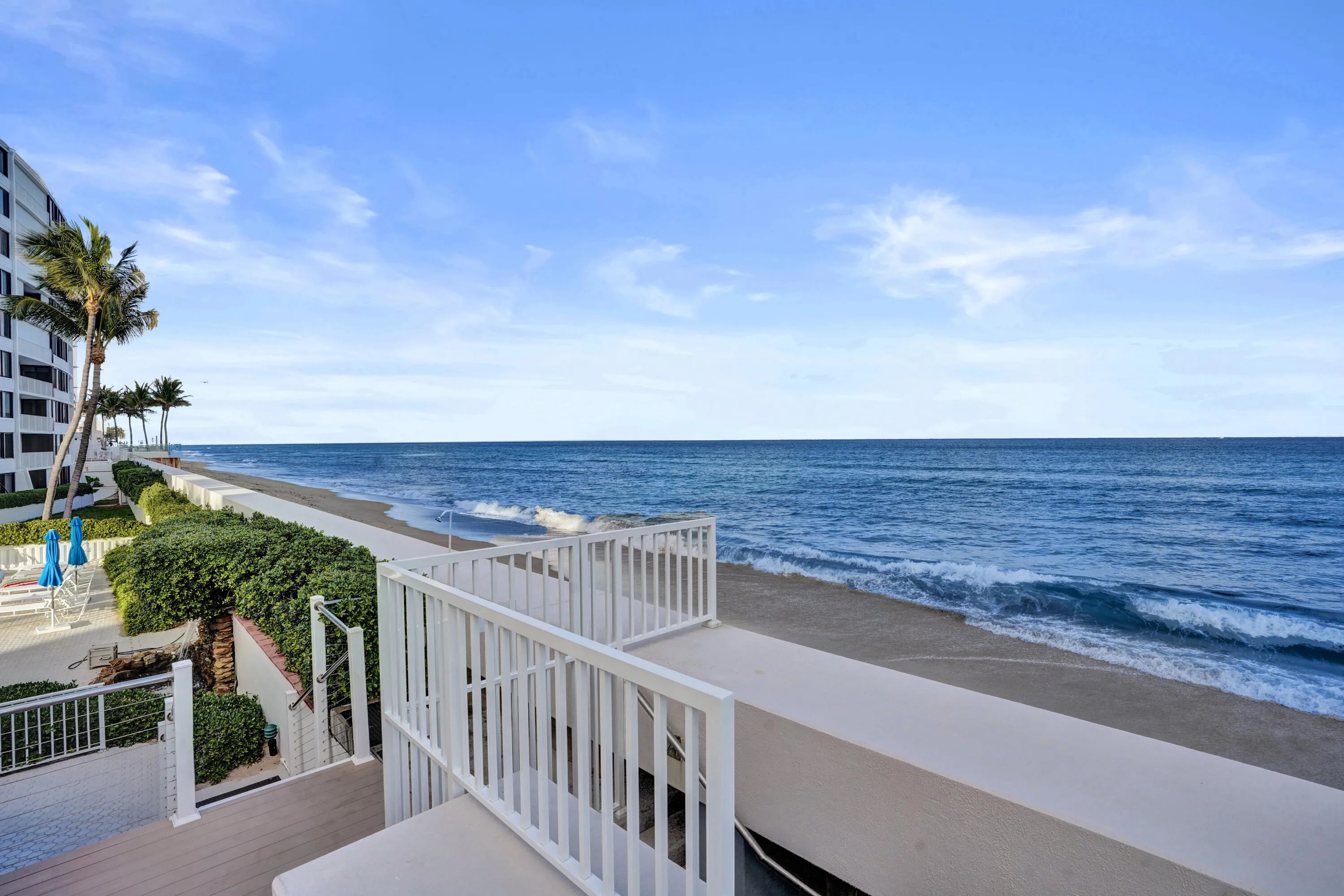 Waterfront condo in South Palm Beach