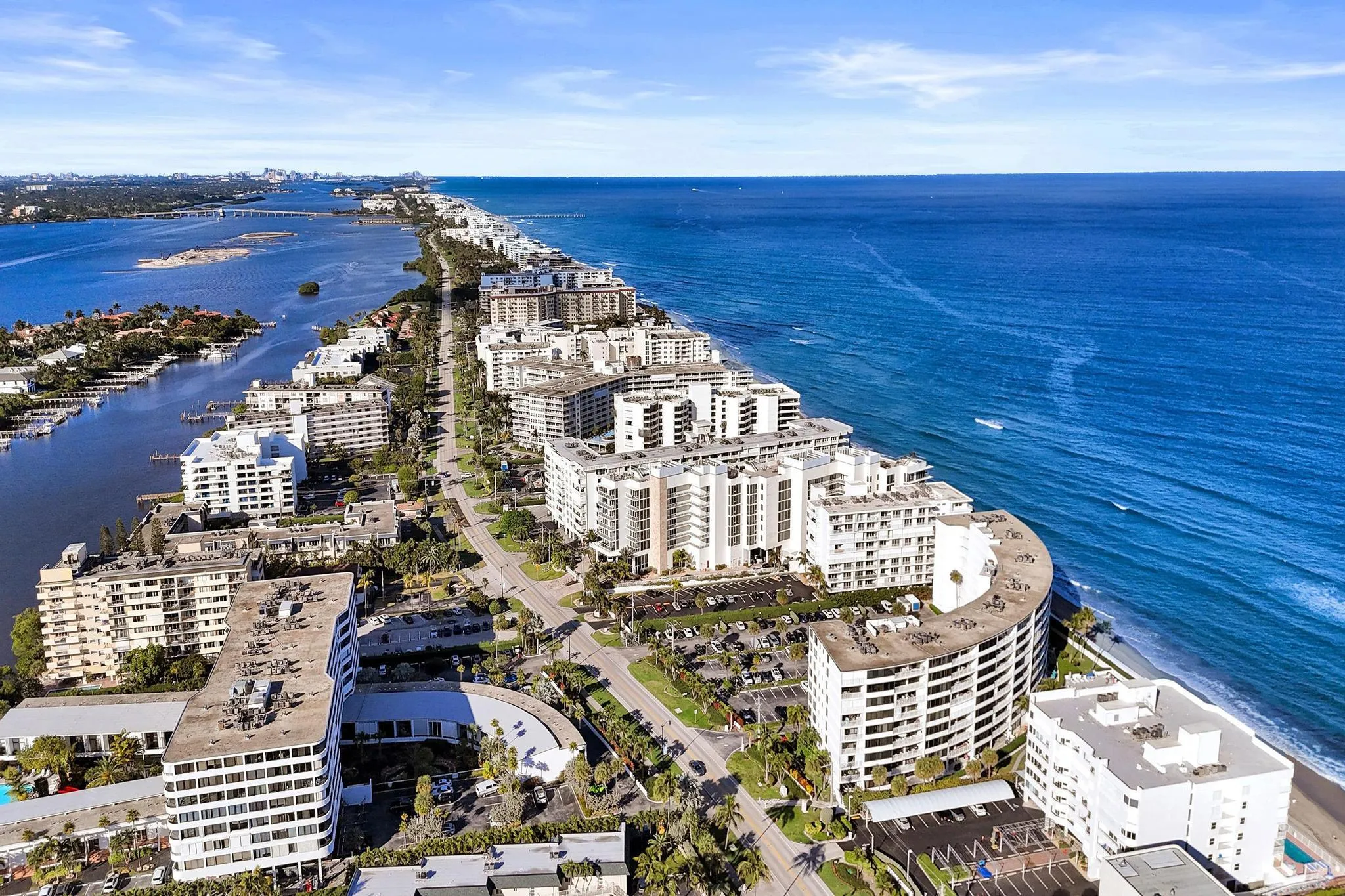 Waterfront condo in South Palm Beach
