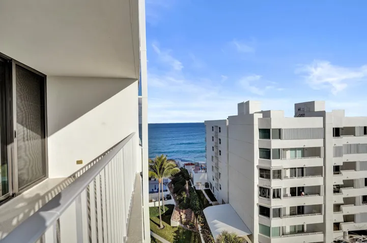 Oceanfront condo in South Palm Beach