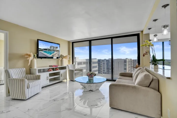 Waterfront Condo For Sale in Florida