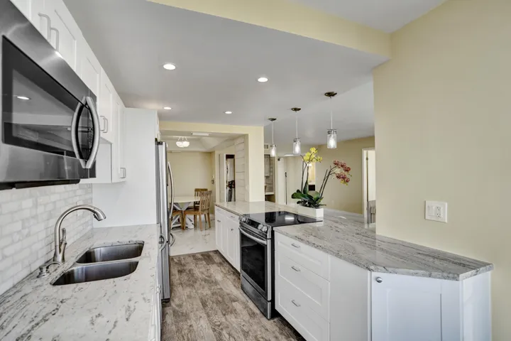 Waterfront condo in South Palm Beach
