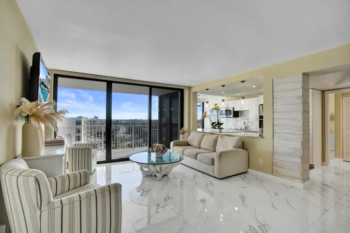 Waterfront Condo For Sale in Florida