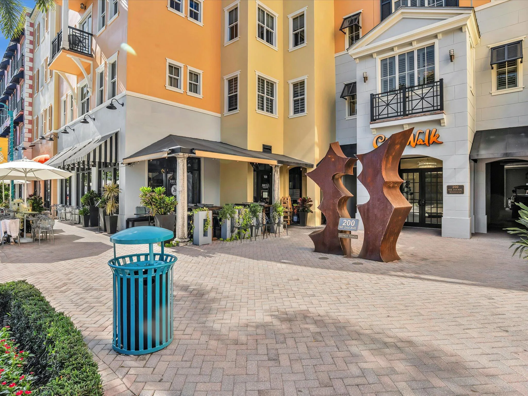 NE 2nd Ave - South of City Walk Entrance