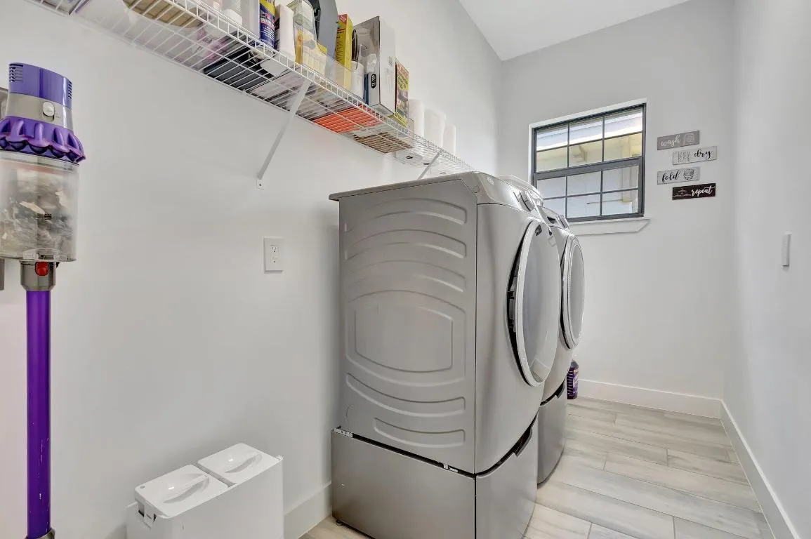 Laundry Room With Sing