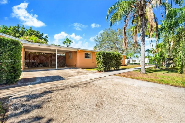 1 bed/1bath cottage attached to main house