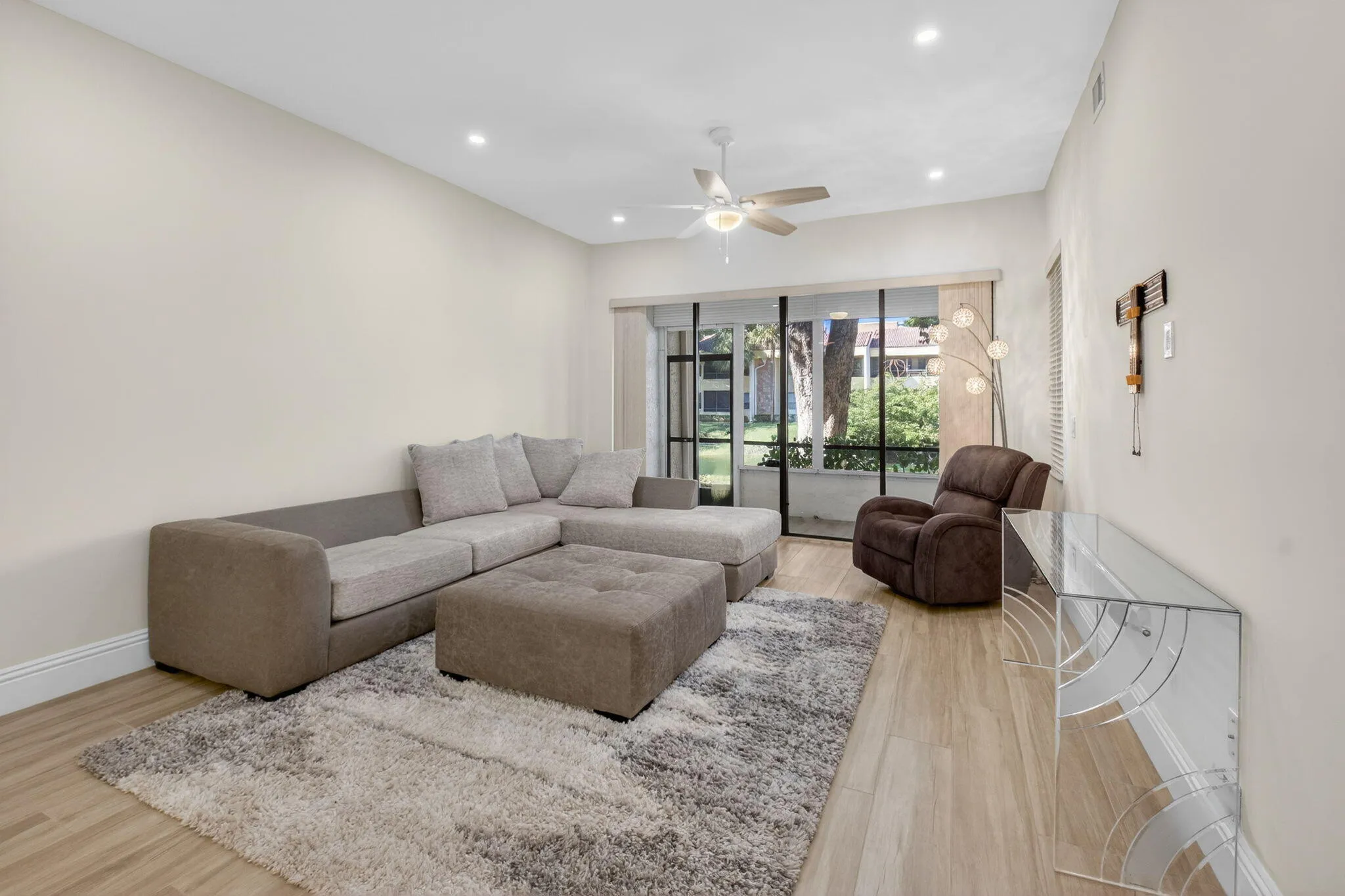 PORCELAIN PLANK FLOORING