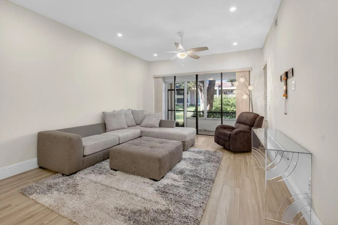 PORCELAIN PLANK FLOORING