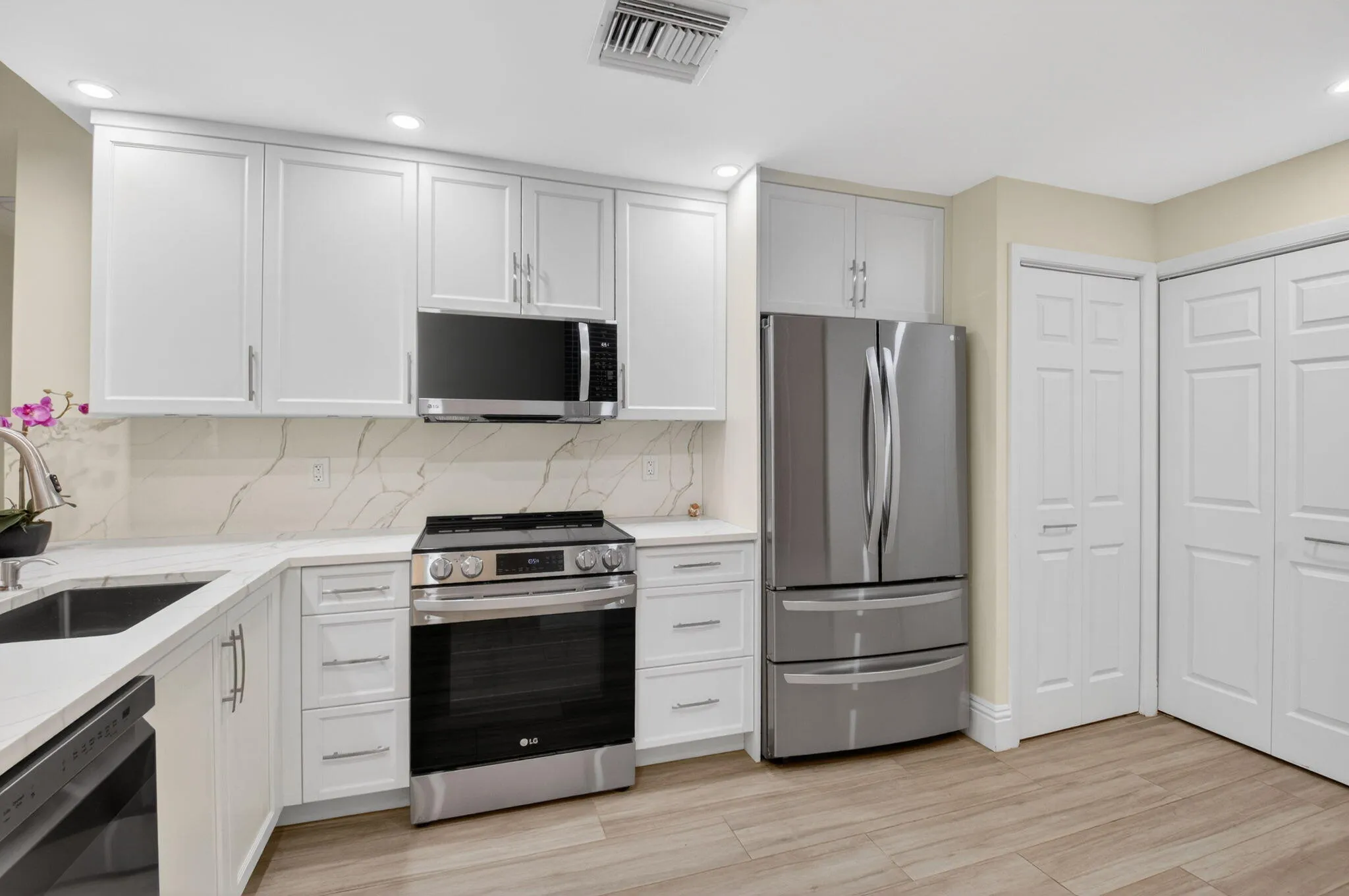 PLENTY OF CABINETS