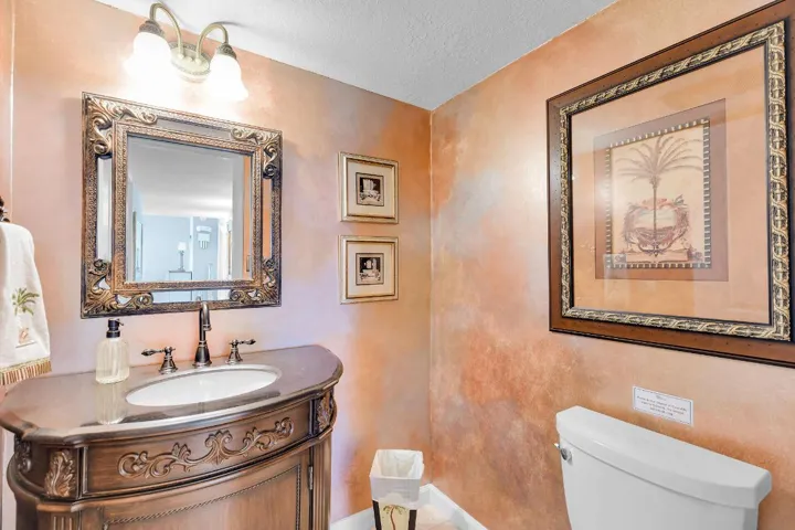 1/2 Bath