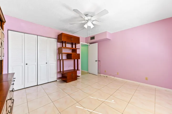 22 bedroom 03