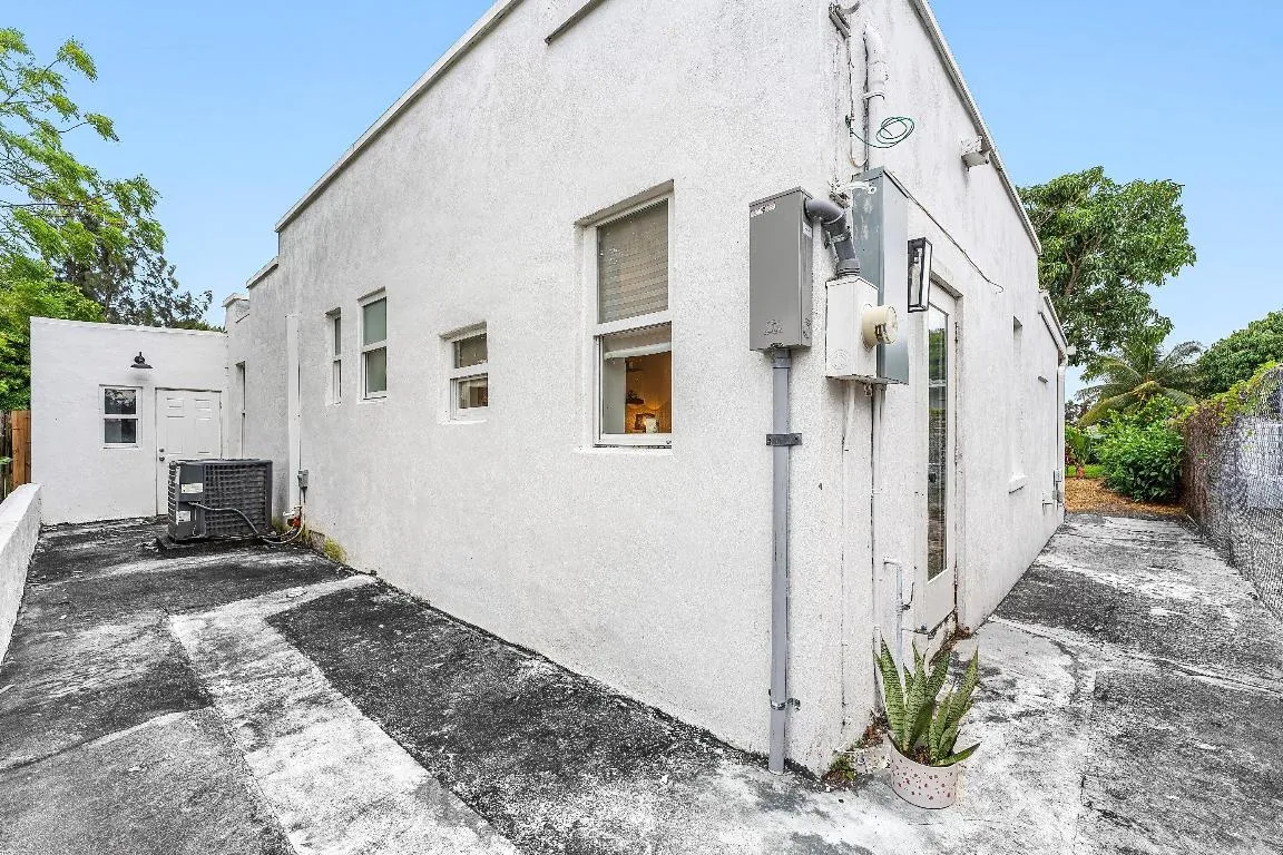 028-709Southwest9thCourt-DelrayBeach-FL-