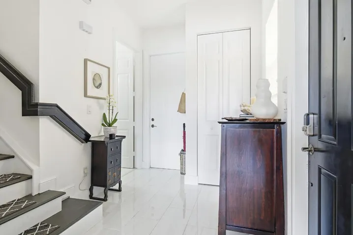 855-MARINA-DEL-RAY-3-33401-017