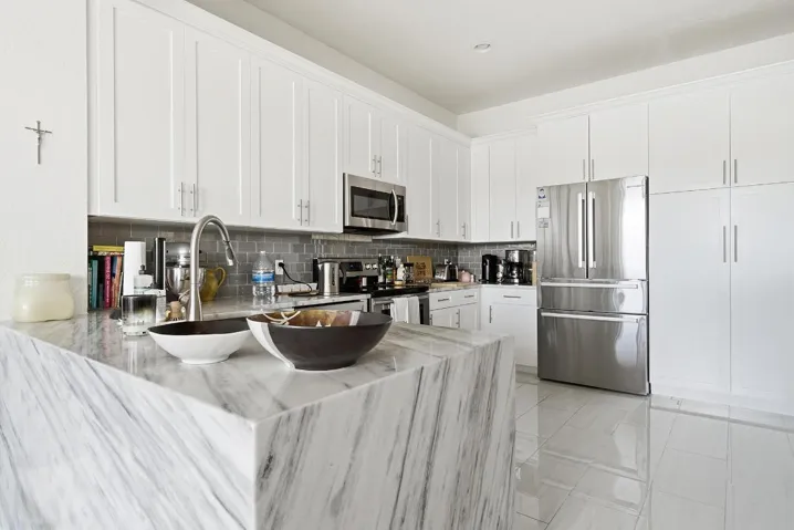 855-MARINA-DEL-RAY-3-33401-010