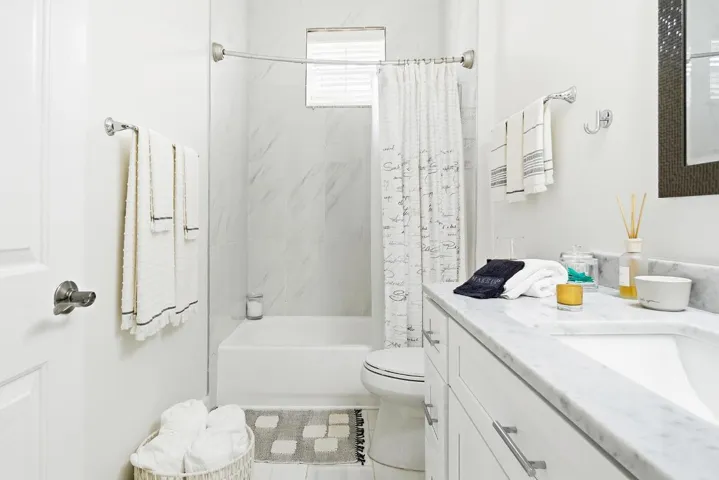 855-MARINA-DEL-RAY-3-33401-031