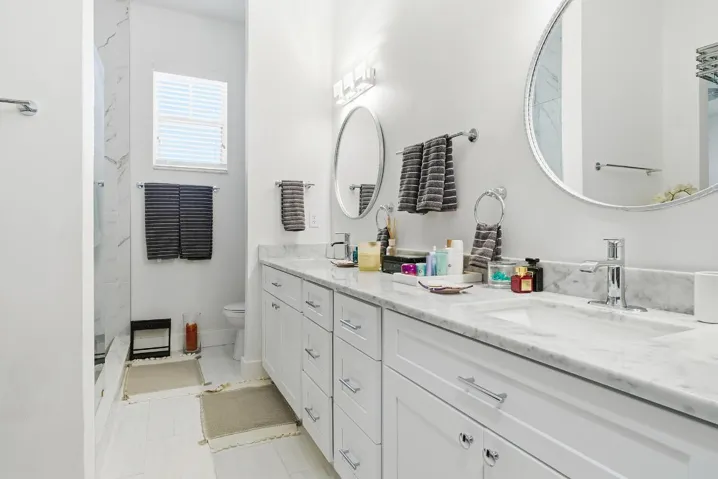 855-MARINA-DEL-RAY-3-33401-025