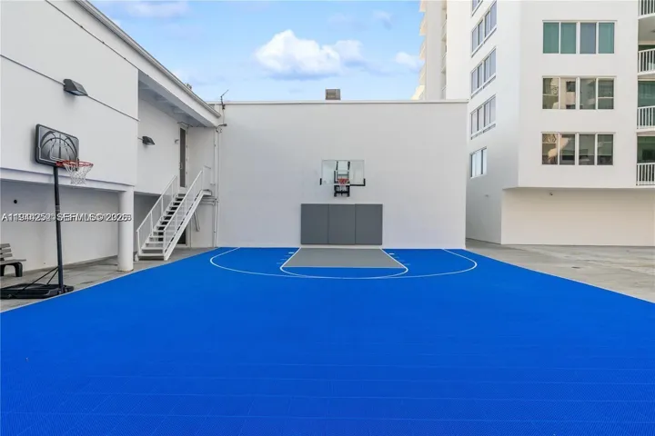 BASQUETBALL COURT