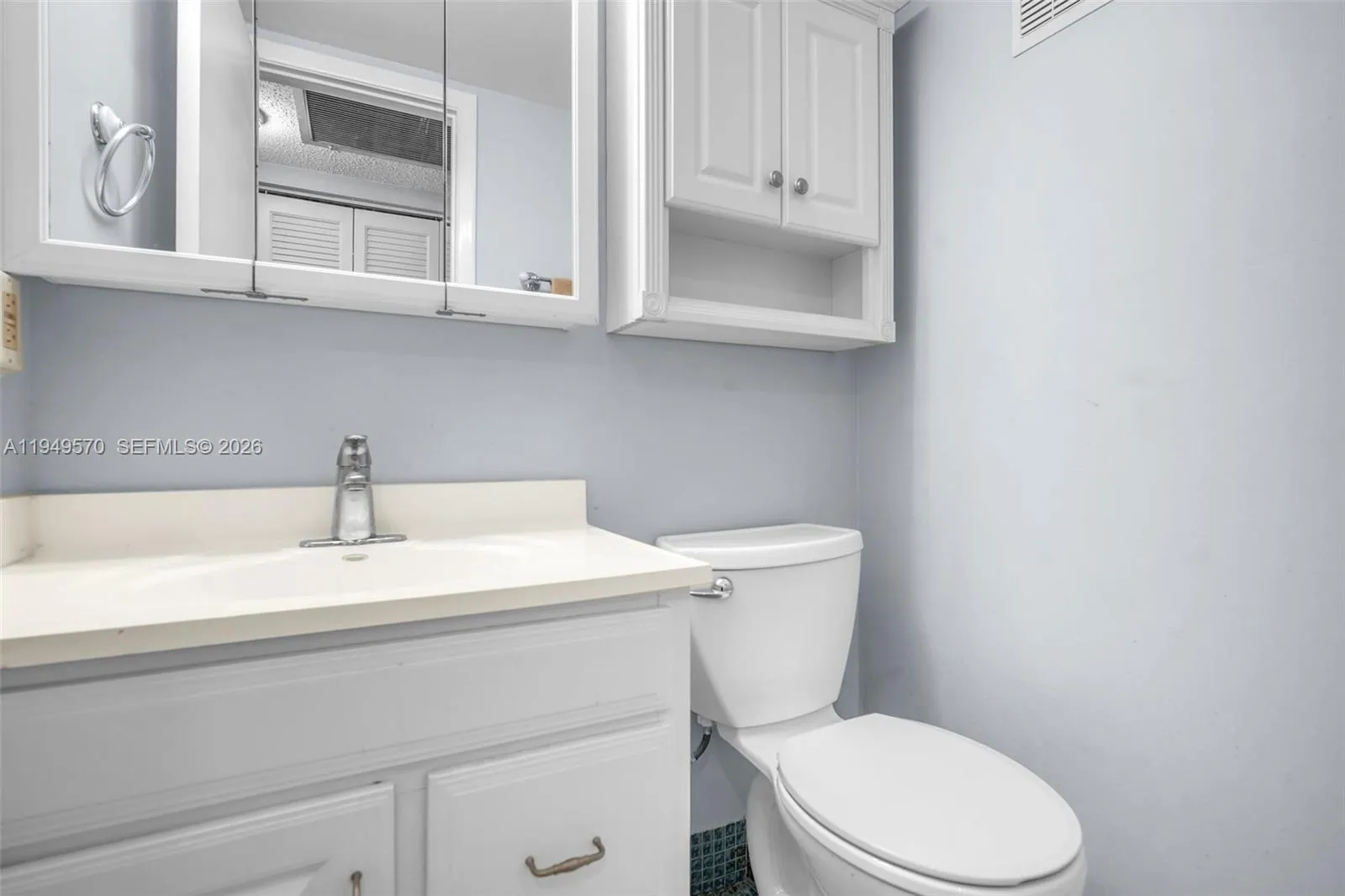 1/2 bathroom