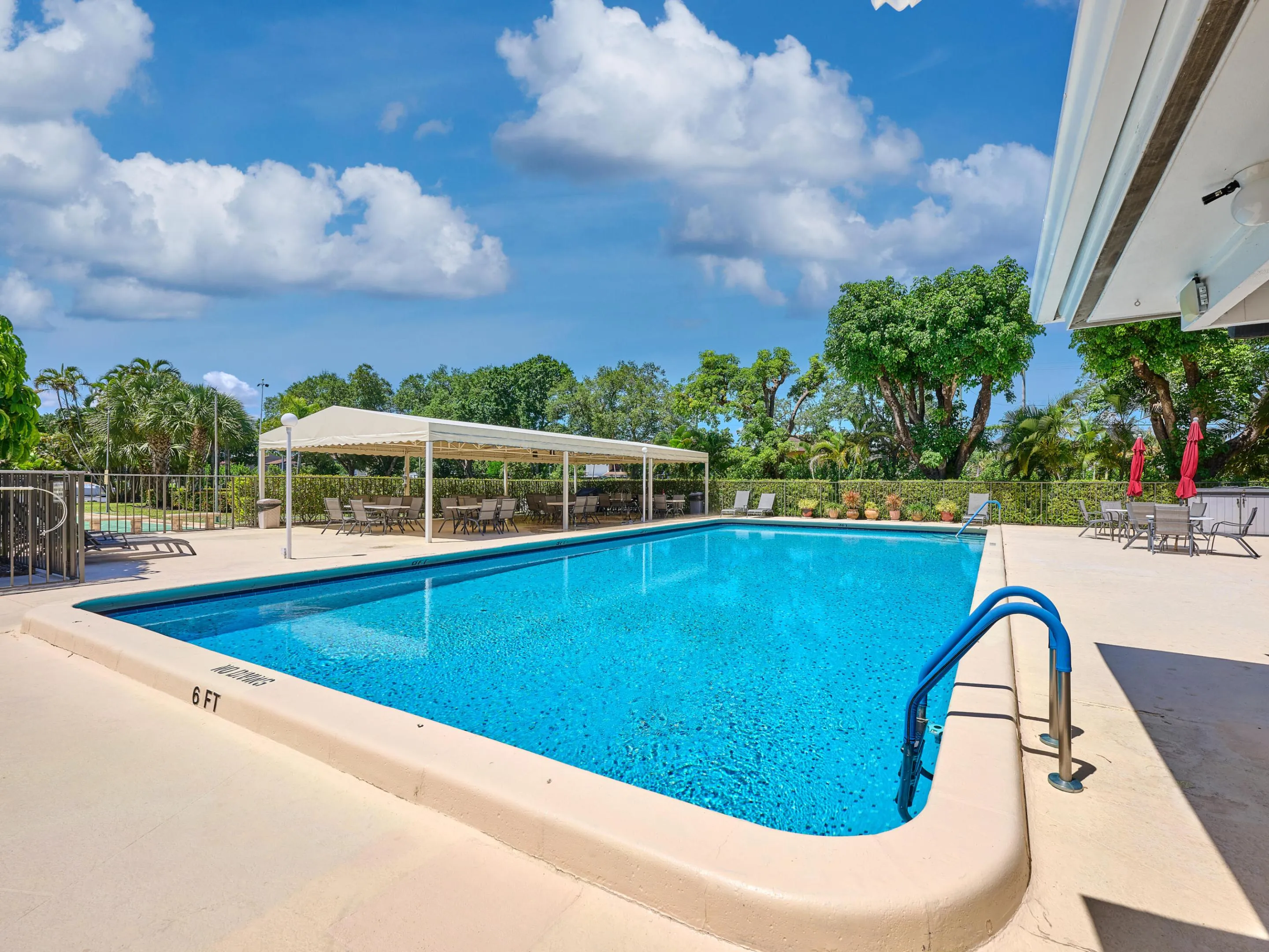 Birdie Pool and Cabana