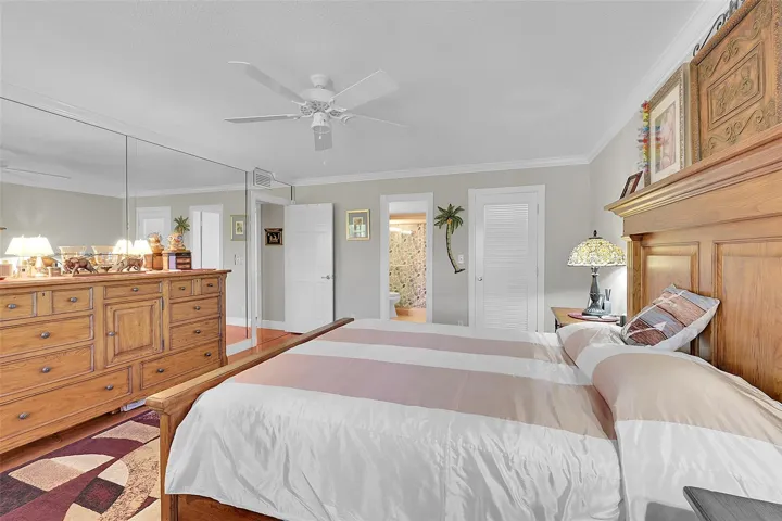 En-suite bathroom & Washer / Dryer in closet...