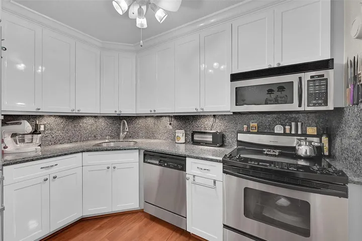 Stunning updated kitchen.....,