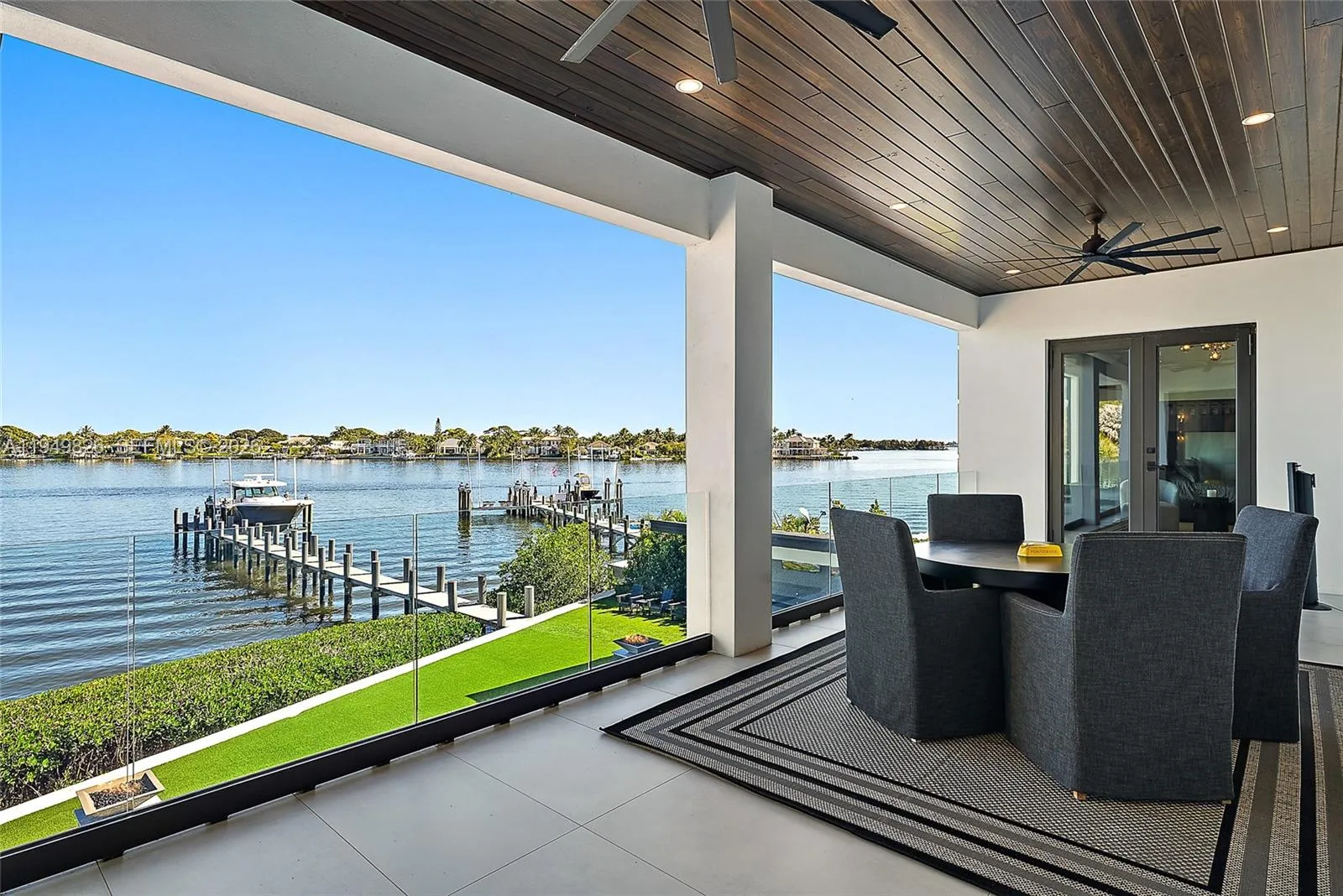 Office / Den Balcony