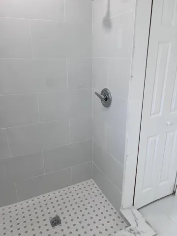 STORAGE CLOSET next to 12 MONTH NEW PROCELEIN SHOWER in BATH ROOM!!!