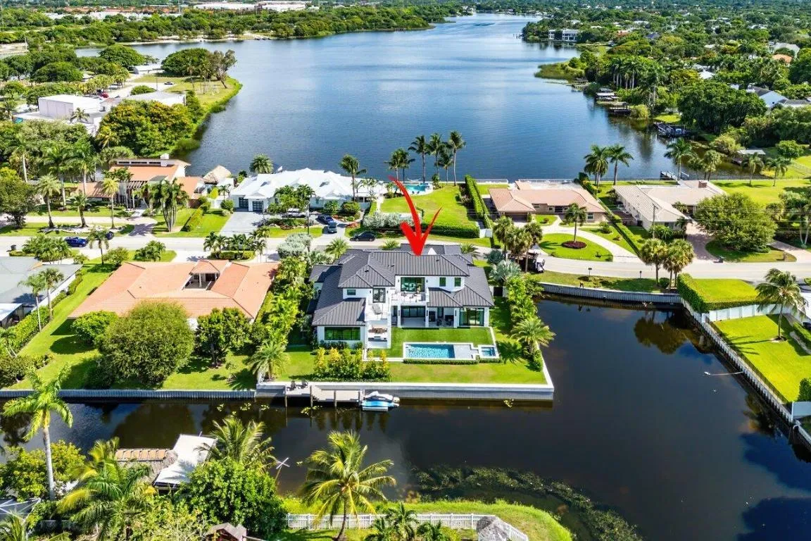 090-830LakeShoreDrive-DelrayBeach-FL-334