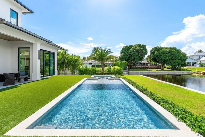 063-830LakeShoreDrive-DelrayBeach-FL-334