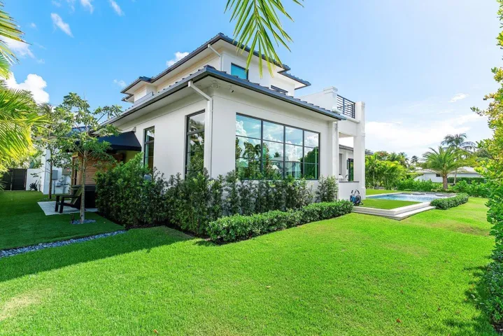 069-830LakeShoreDrive-DelrayBeach-FL-334