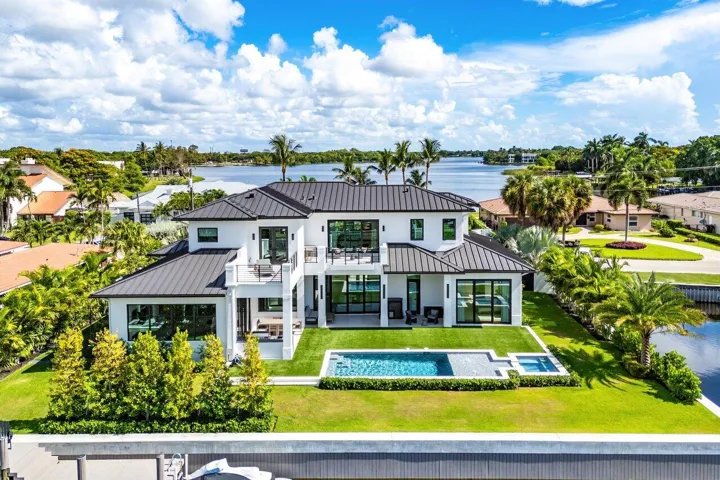 084-830LakeShoreDrive-DelrayBeach-FL-334