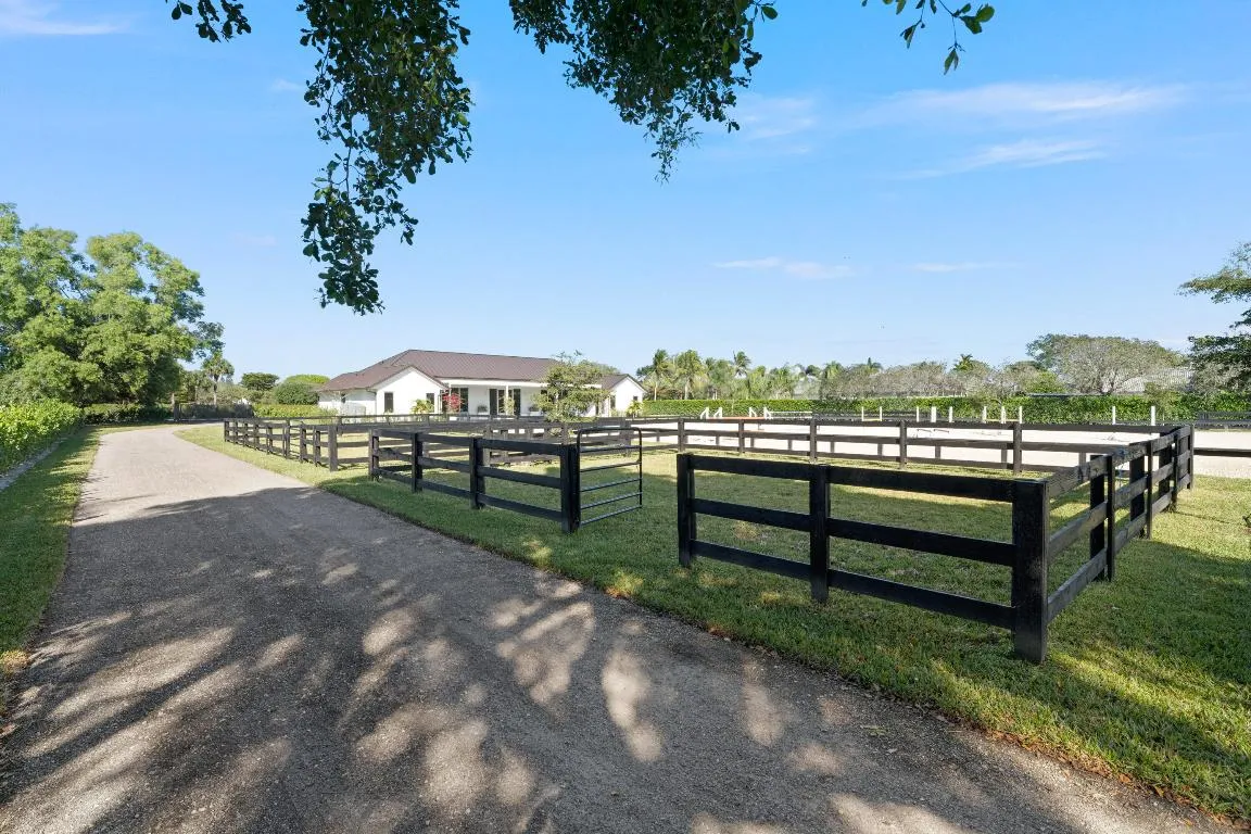2889 Appaloosa Trail-print-124-084-DSC 7