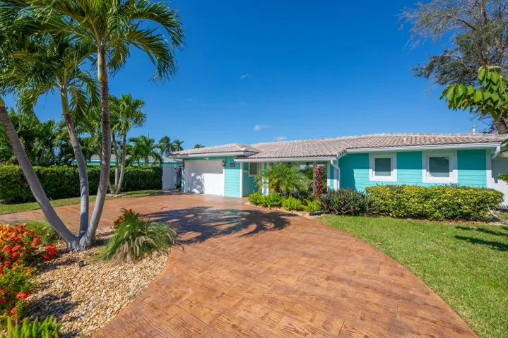 Large circular driveway