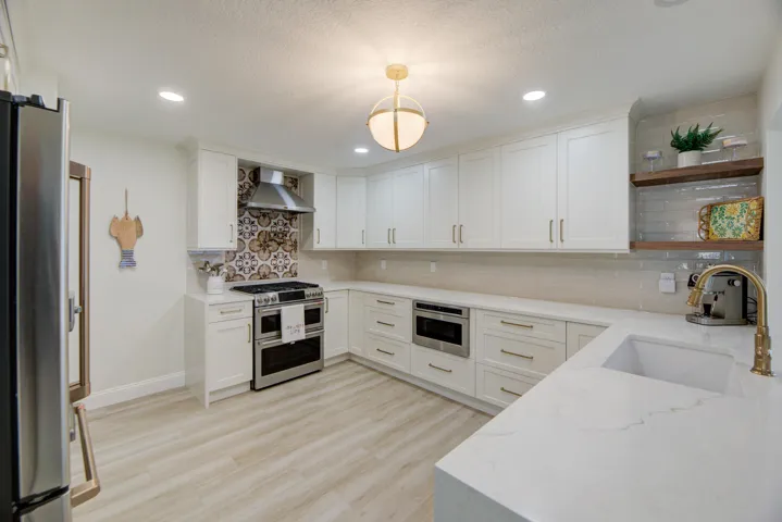 New kitchen and appliances.