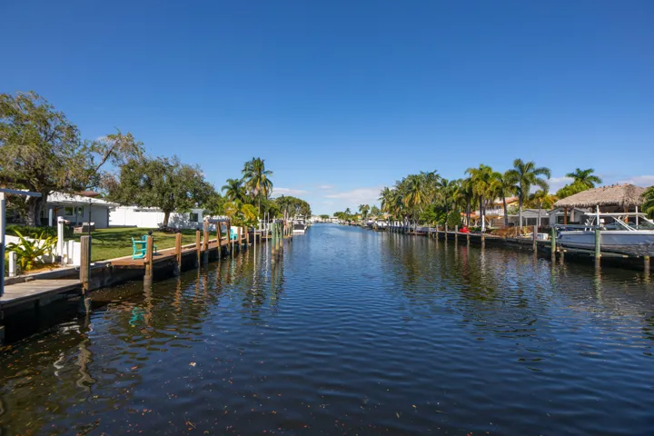 Wide canal with unobstructed views!