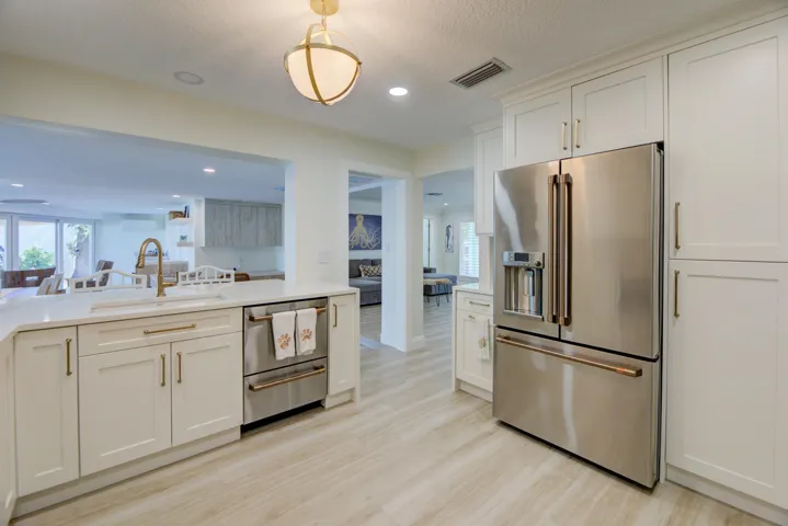 New kithen and appliances