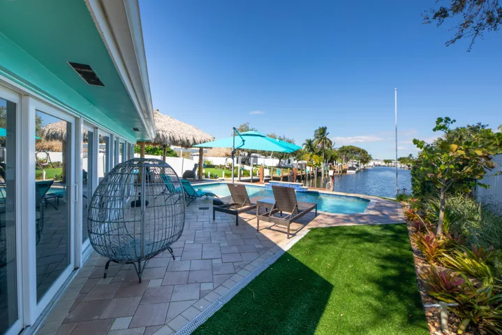 Sice angle to the beautiful pool with lots of room for tables or chairs.