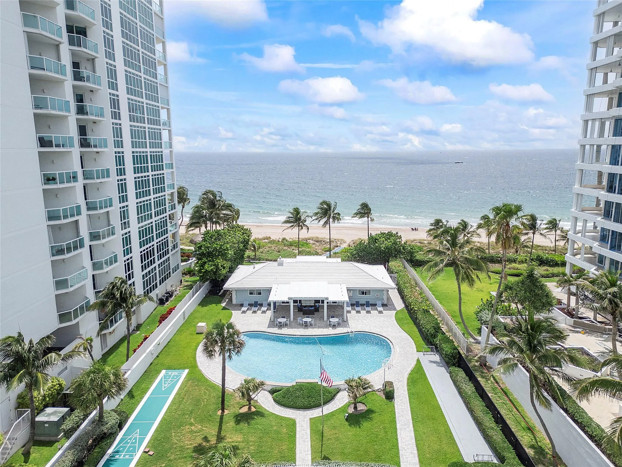 Pool/Beach