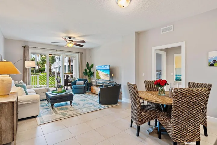 814 Bay Colony Dr S-8